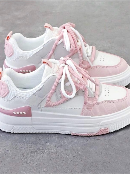 Shoes - Women's Low-Top Casual Sneakers in Pink and White